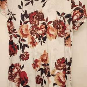 Maurices Red and Brown Floral Short Sleeve Top